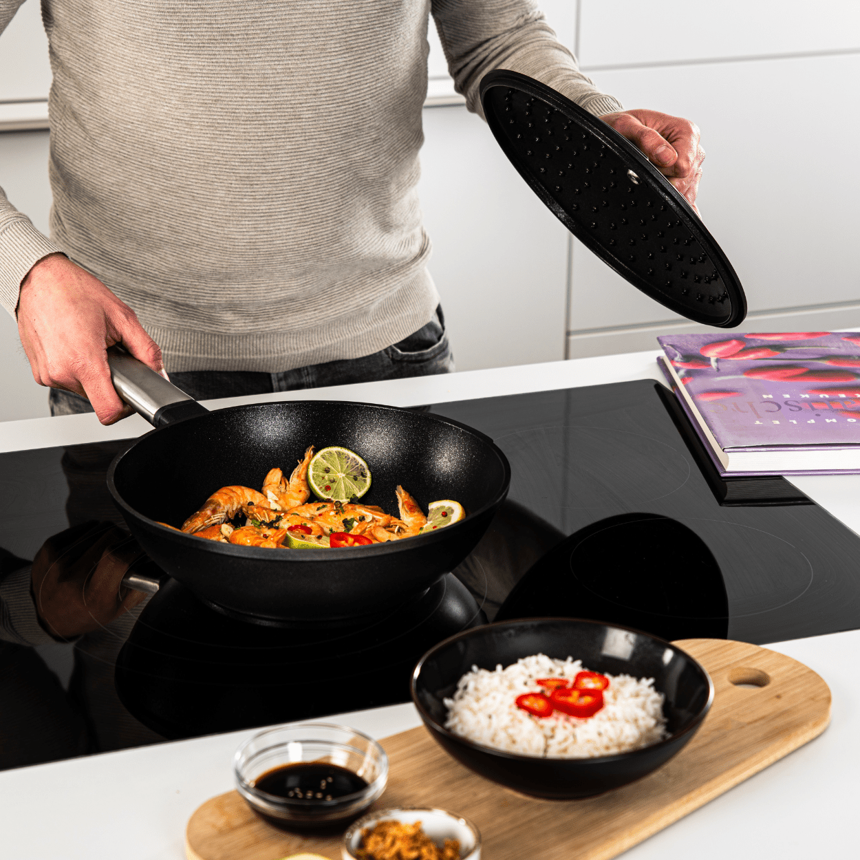 Westinghouse 11-Inch Wok with Lid - Performance Series