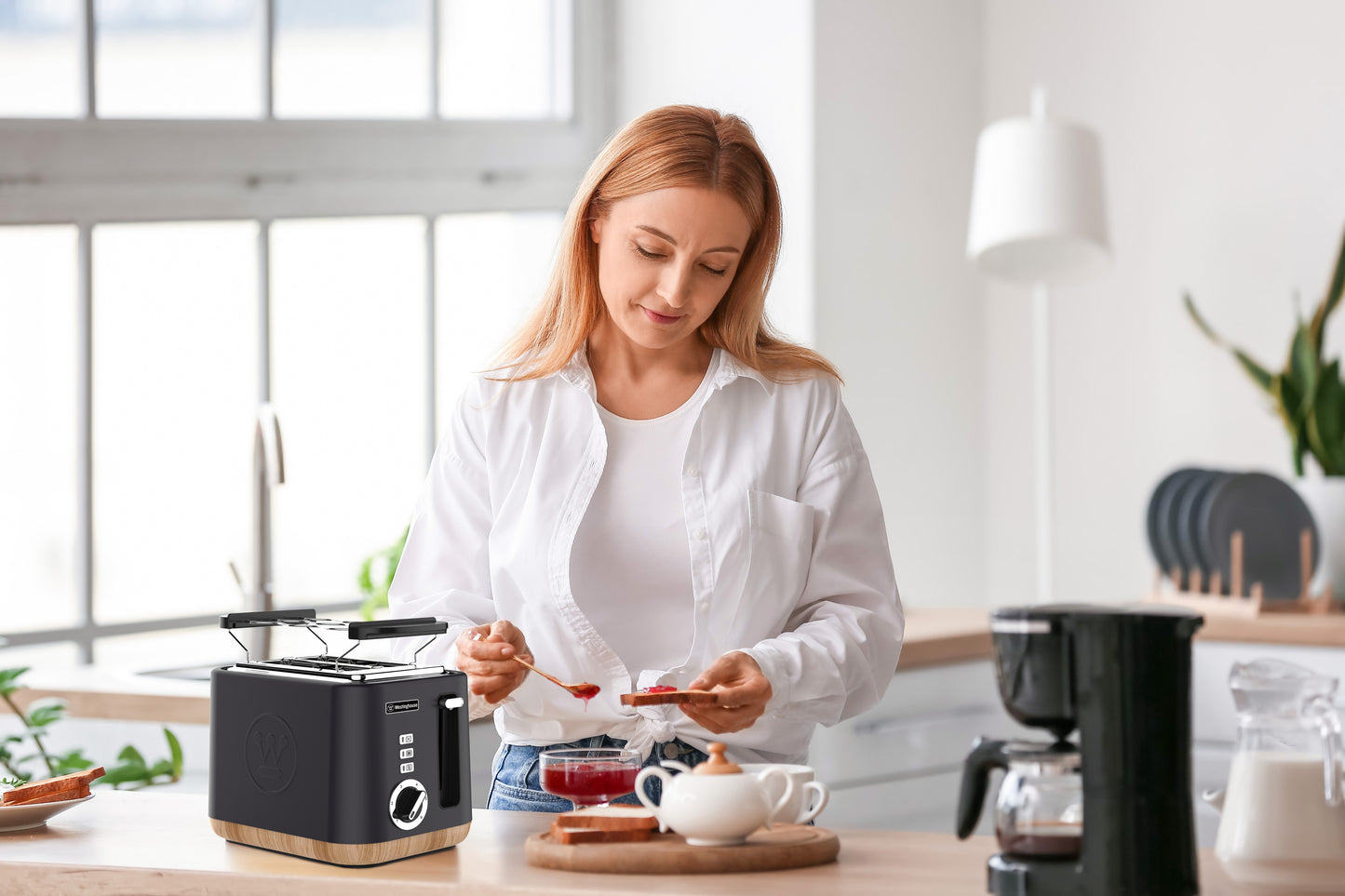 Westinghouse 2-Slice Toaster with Crumb Tray - Faux Wood Series
